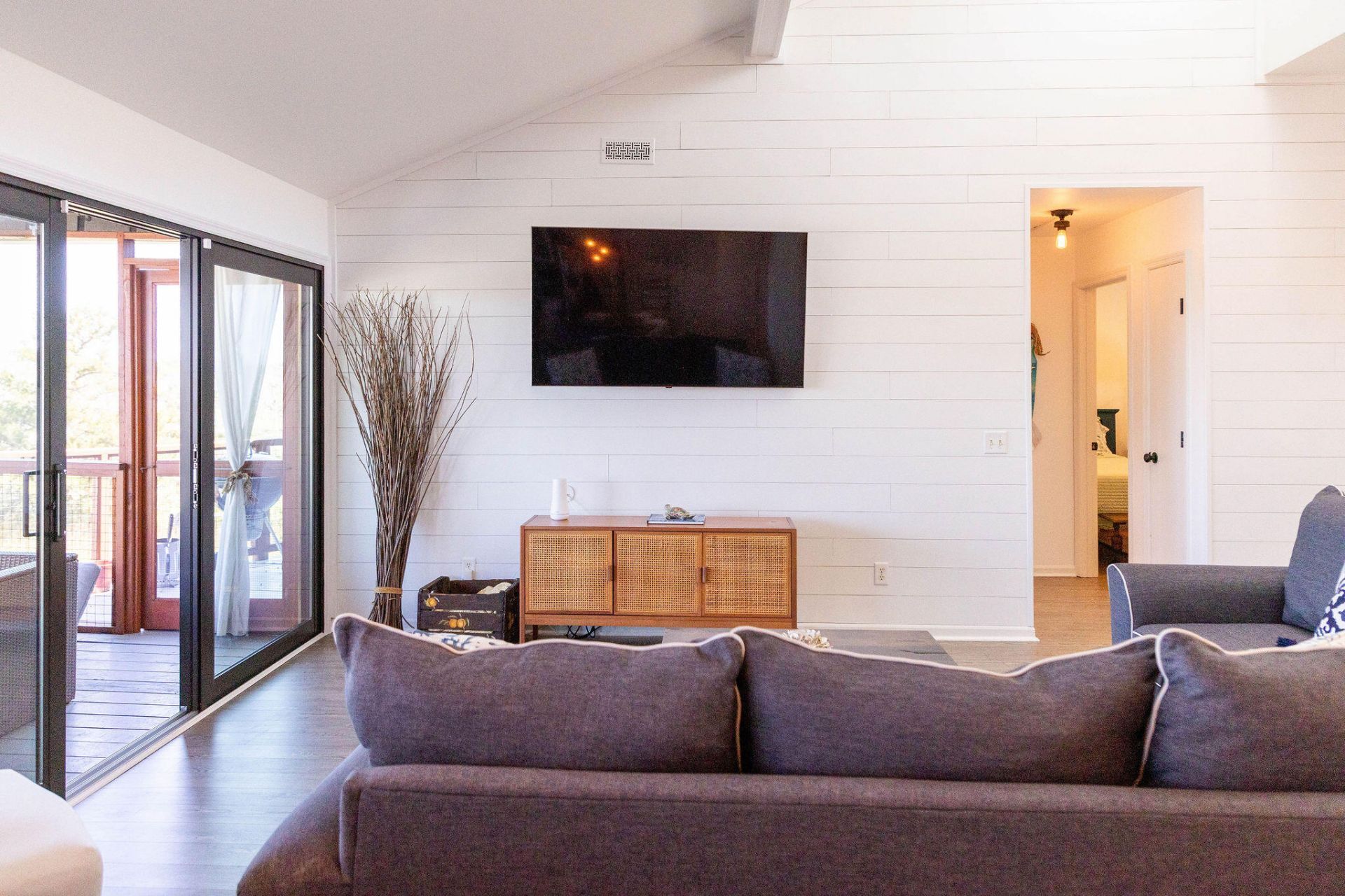1205 Jungle Road Photo 18