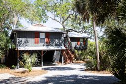 1205 Jungle Road photo 4