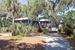 1205 Jungle Road photo 4