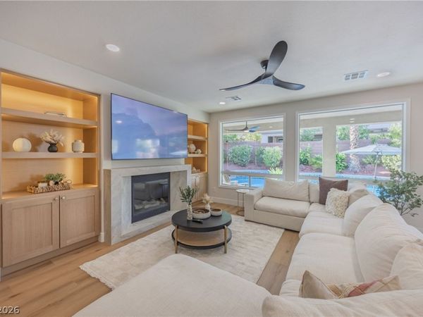 11678 Bradford Commons Drive , Las Vegas, NV 89135