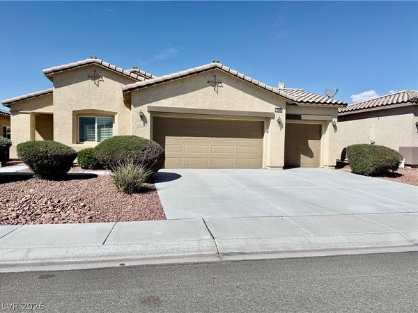 5290 E La Campana Drive, Pahrump, NV 89061