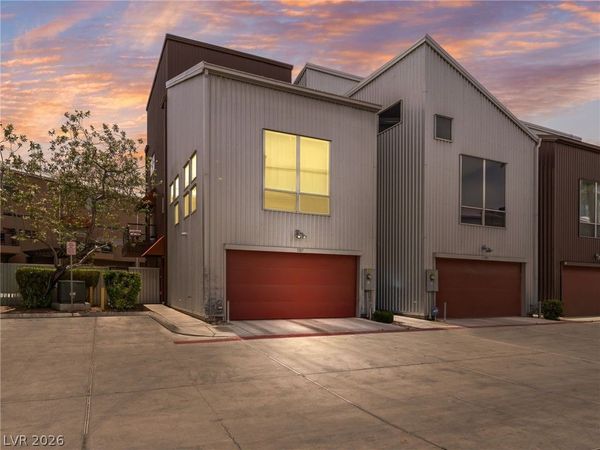 2007 Pin Oak Avenue, Las Vegas, NV 89101