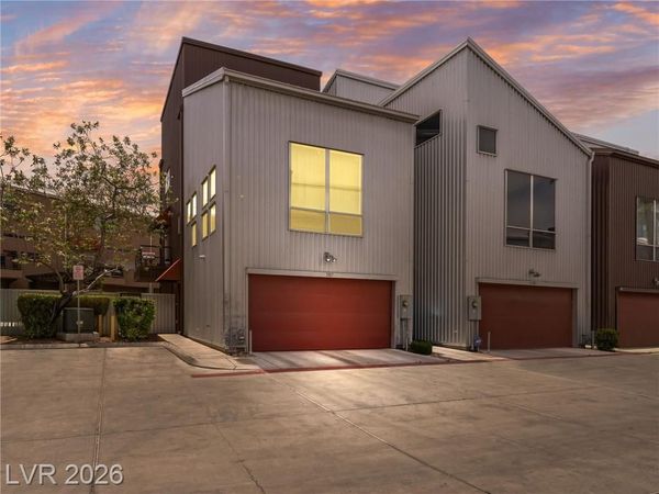 2007 Pin Oak Avenue, Las Vegas, NV 89101