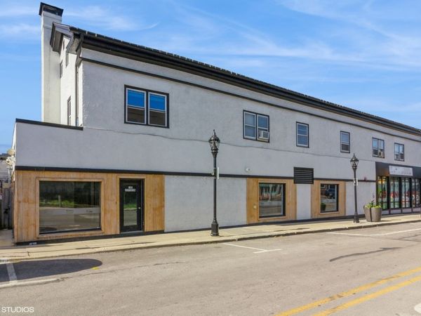 10 E Jefferson Avenue , Unit 4, Naperville, IL 60540