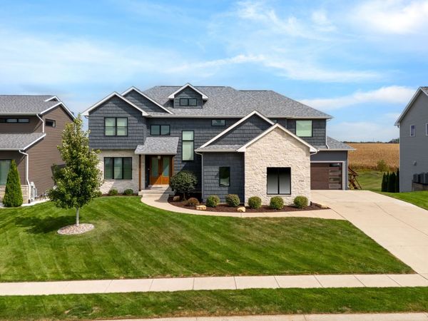 5765 Pigeon Creek Road , Bettendorf, IA 52722