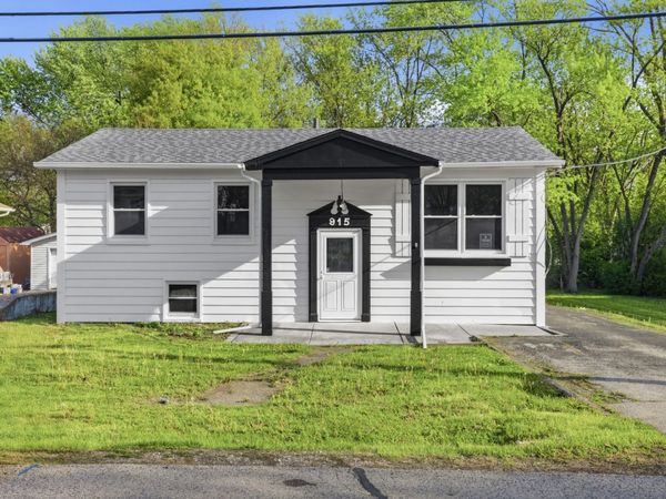 915 Mayfield Drive, Round Lake Beach, IL 60073
