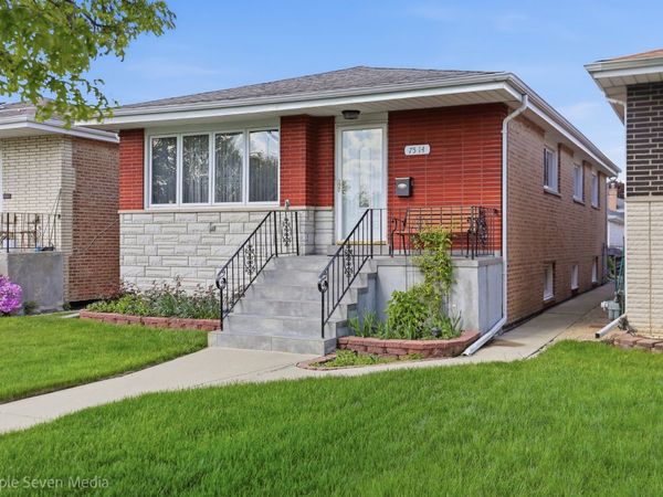 7514 Lockwood Avenue, Burbank, IL 60459