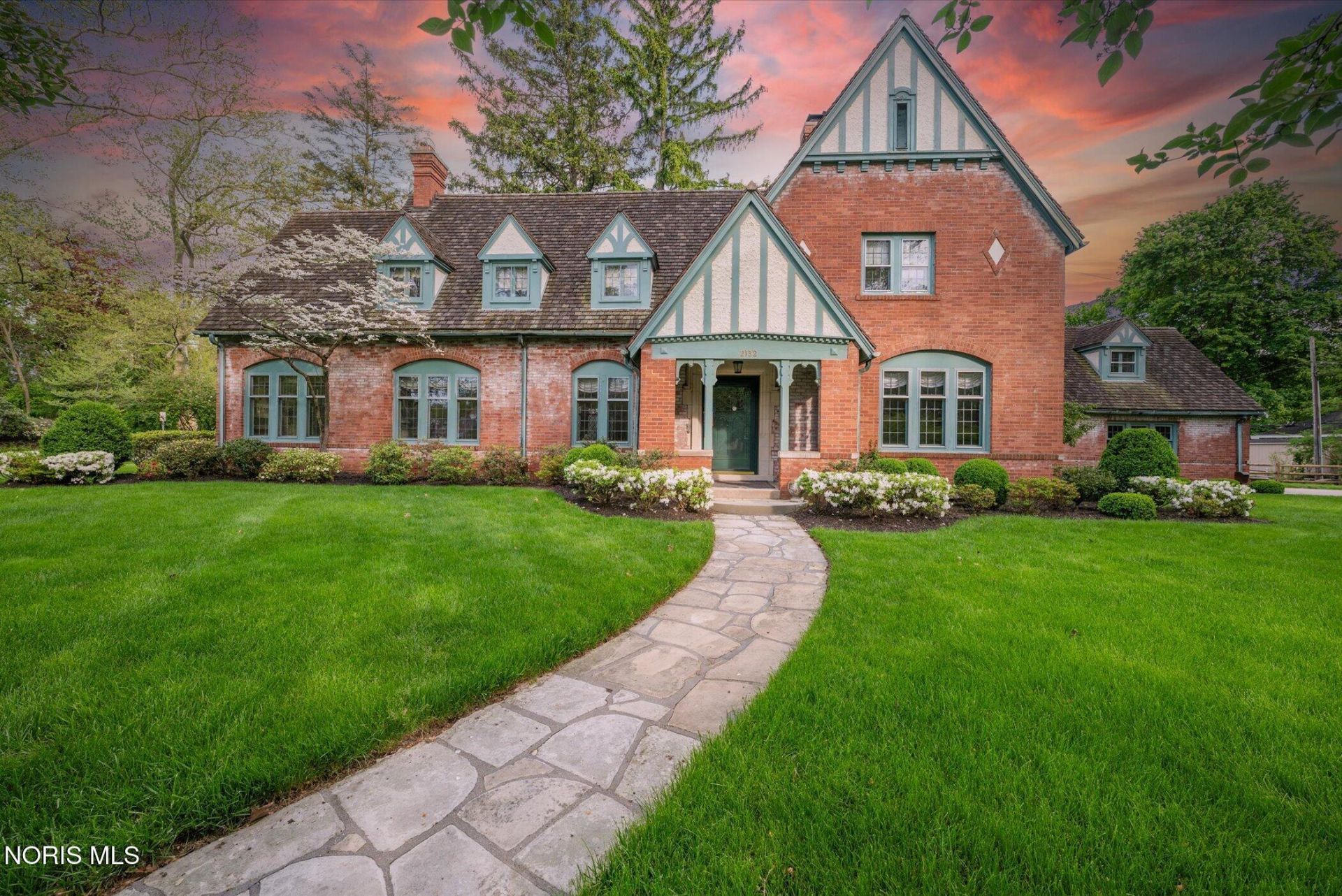 2132 Park Road, Ottawa Hills, OH 43606 Main Photo