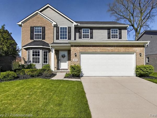 8871 Dover Court, Livonia, MI 48150