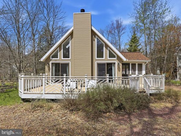 61 FLORAL DRIVE , GOULDSBORO, PA 18424