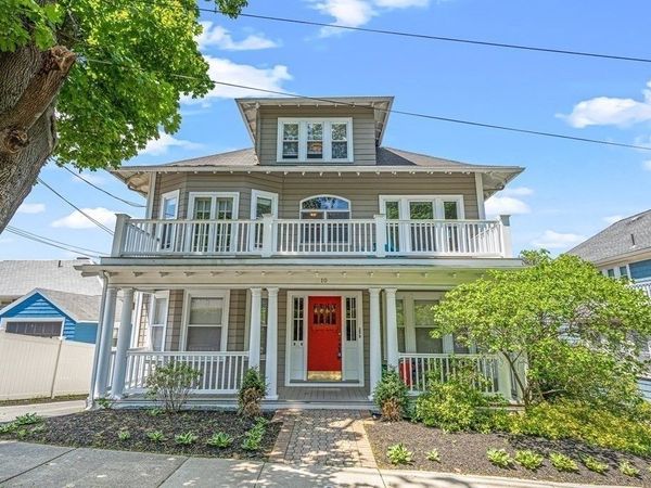 10 Chestnut Street, Unit 3, Melrose, MA 02176