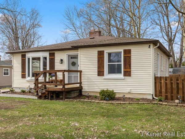 65 Betty Street NE, Comstock Park, MI 49321