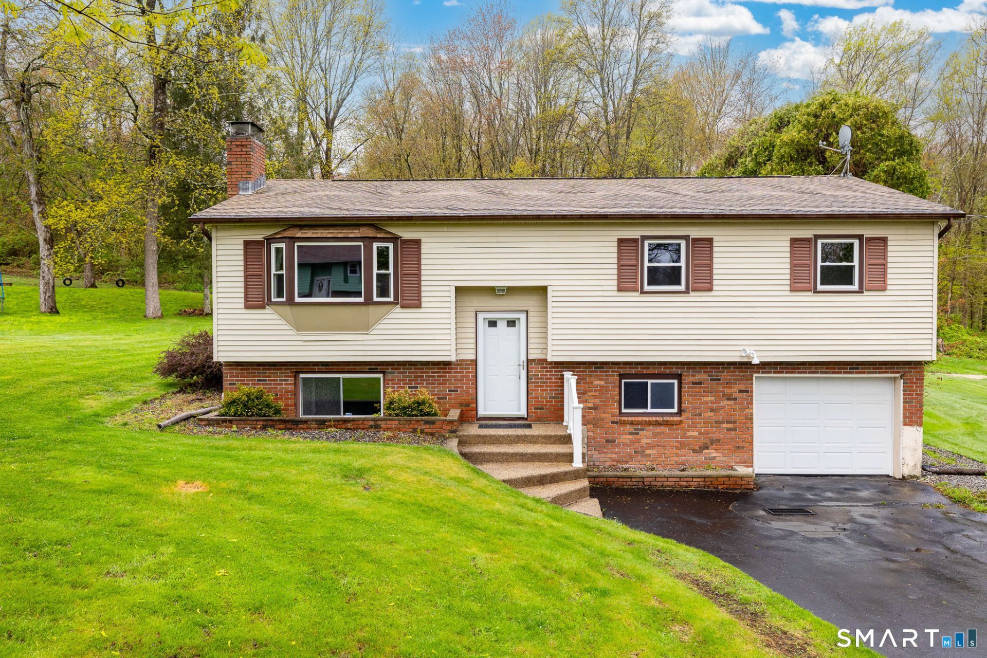 35 Terrace, Montville, CT 06370 Main Photo