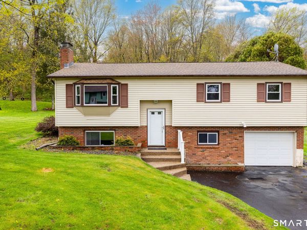 35 Terrace, Montville, CT 06370