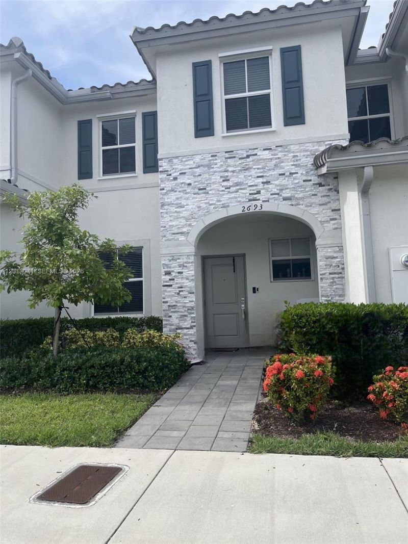2693 SE 19th St, Homestead, FL 33035 Main Photo