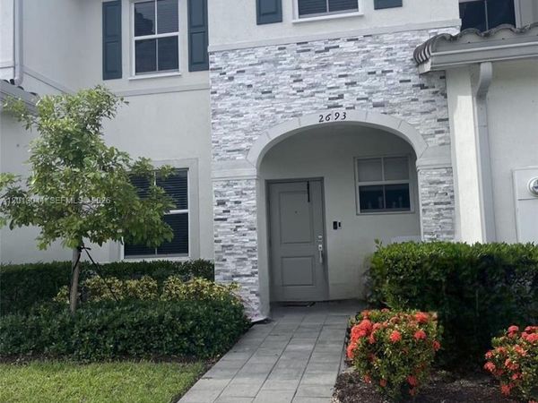 2693 SE 19th St, Homestead, FL 33035