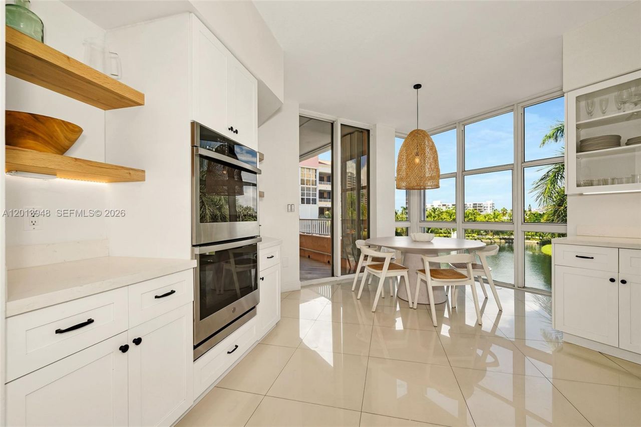 733 Crandon Blvd, Unit 406, Key Biscayne, FL 33149 Photo