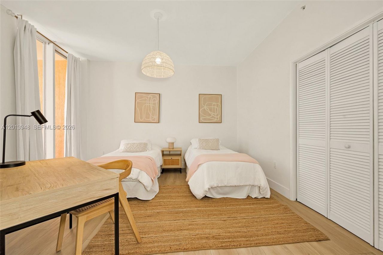 733 Crandon Blvd, Unit 406, Key Biscayne, FL 33149 Photo