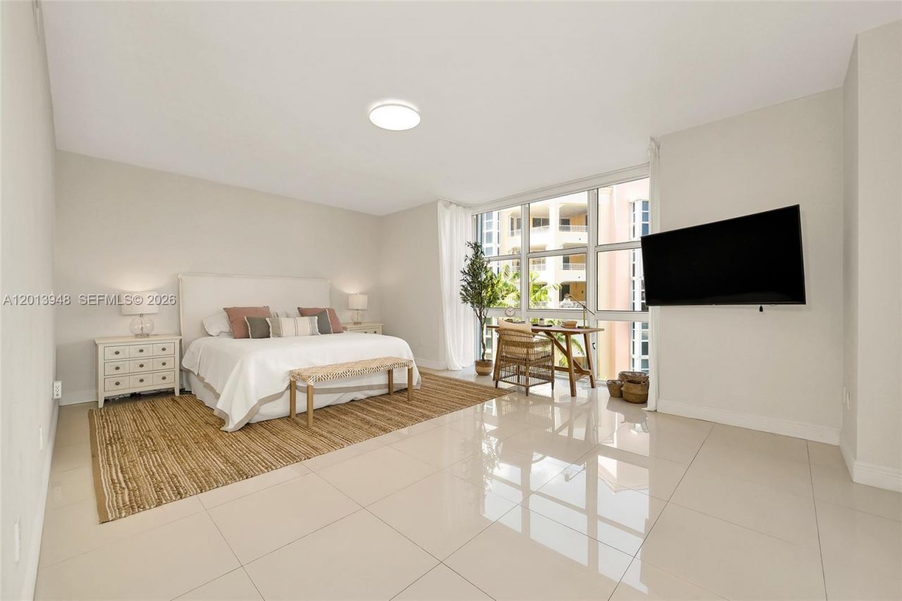 733 Crandon Blvd, Unit 406, Key Biscayne, FL 33149 Photo