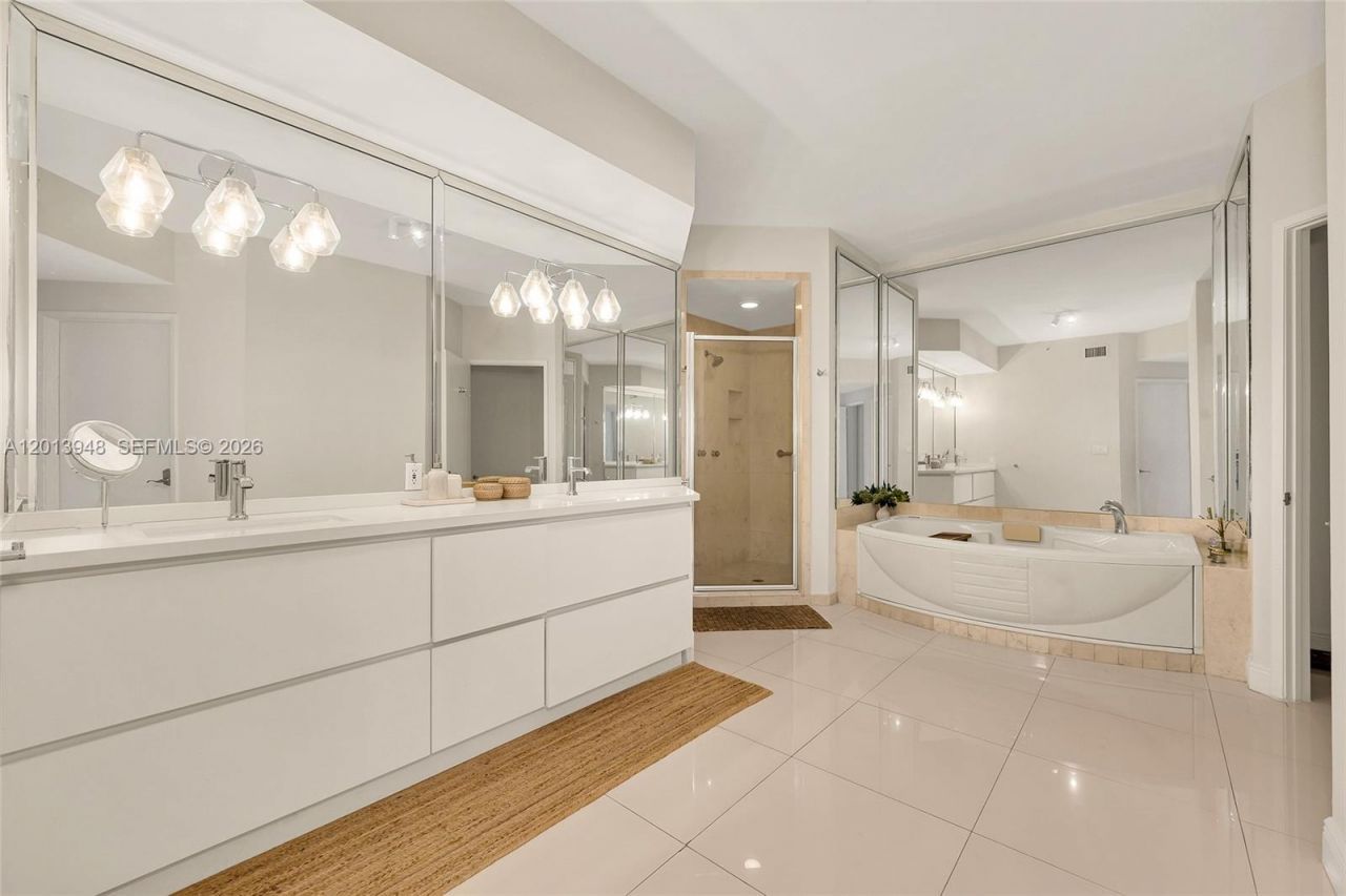 733 Crandon Blvd, Unit 406, Key Biscayne, FL 33149 Photo