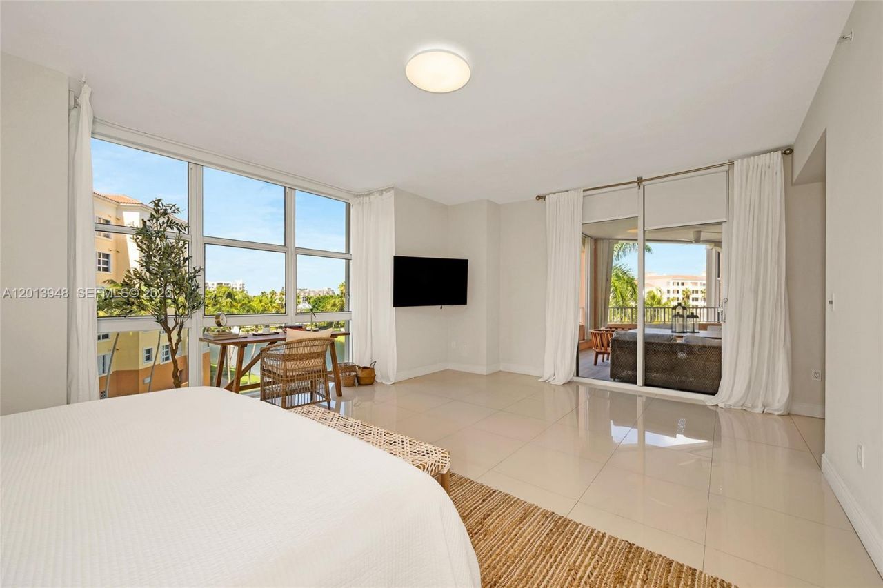 733 Crandon Blvd, Unit 406, Key Biscayne, FL 33149 Photo