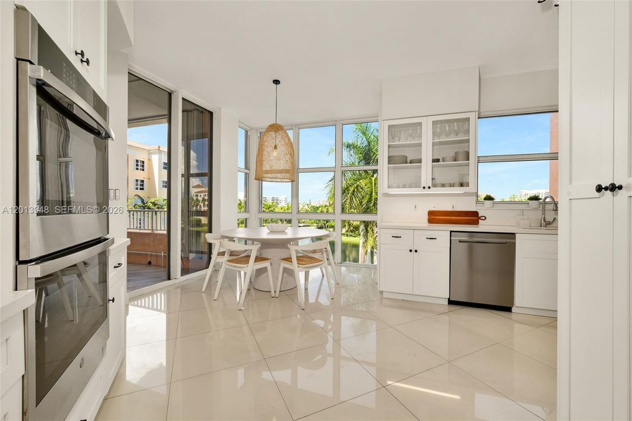 733 Crandon Blvd, Unit 406, Key Biscayne, FL 33149 Photo