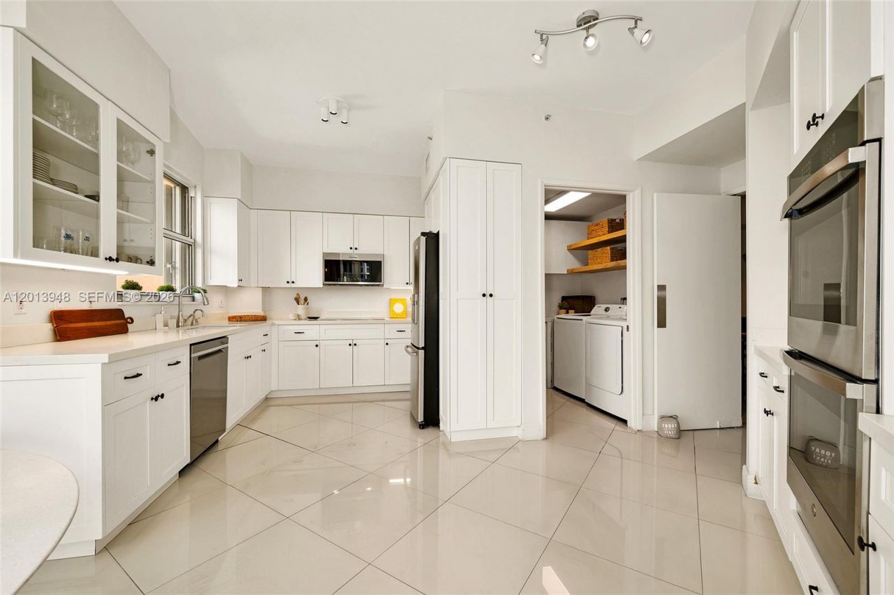 733 Crandon Blvd, Unit 406, Key Biscayne, FL 33149 Photo