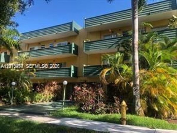 1975 NE 135th St , Unit 2H, North Miami, FL 33181