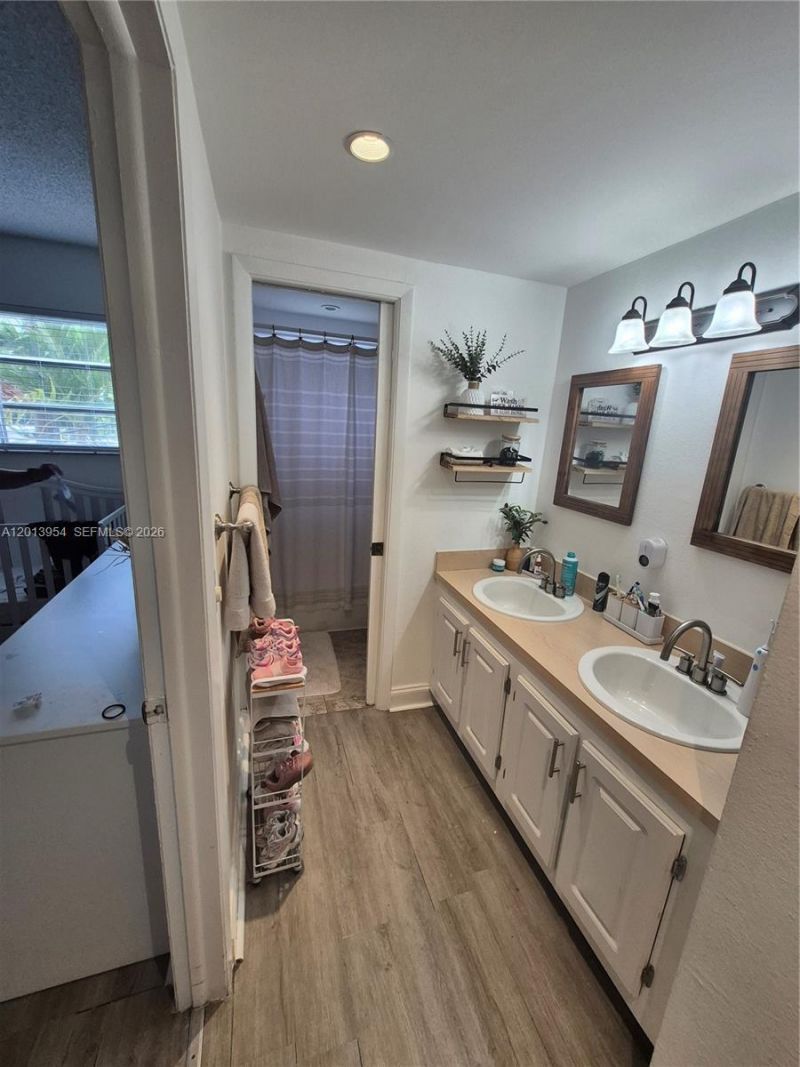 1975 NE 135th St , Unit 2H, North Miami, FL 33181 Photo