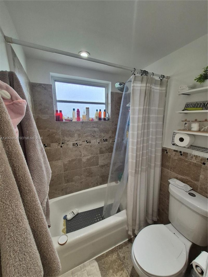 1975 NE 135th St , Unit 2H, North Miami, FL 33181 Photo