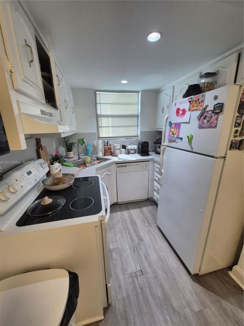 1975 NE 135th St , Unit 2H, North Miami, FL 33181 Photo