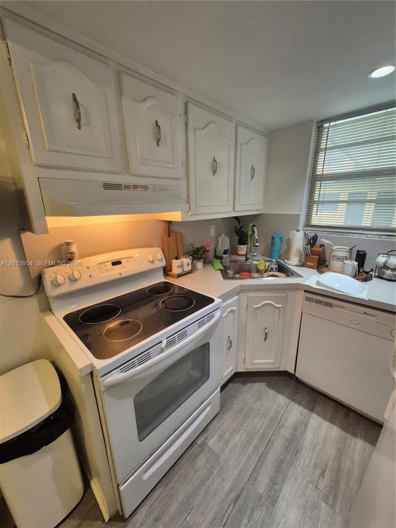 1975 NE 135th St , Unit 2H, North Miami, FL 33181 Photo