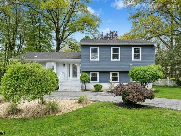 15 Roosevelt Ave, Berkeley Heights, NJ 07922