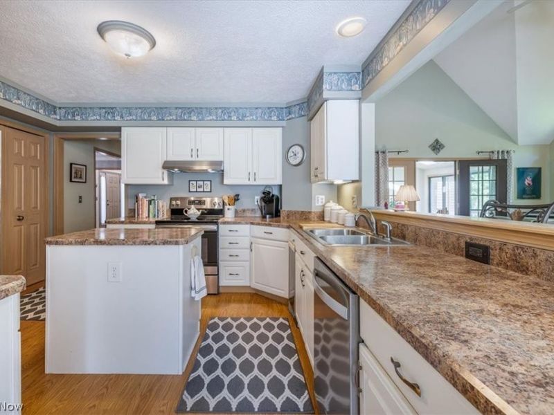 8051 Valleyview Court , North Royalton, OH 44133 Photo 10