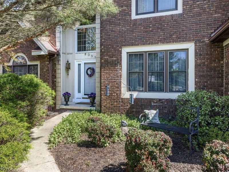 8051 Valleyview Court , North Royalton, OH 44133 Photo 2