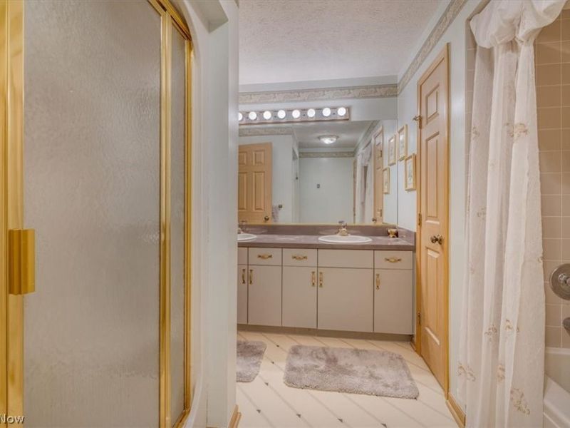8051 Valleyview Court , North Royalton, OH 44133 Photo 31