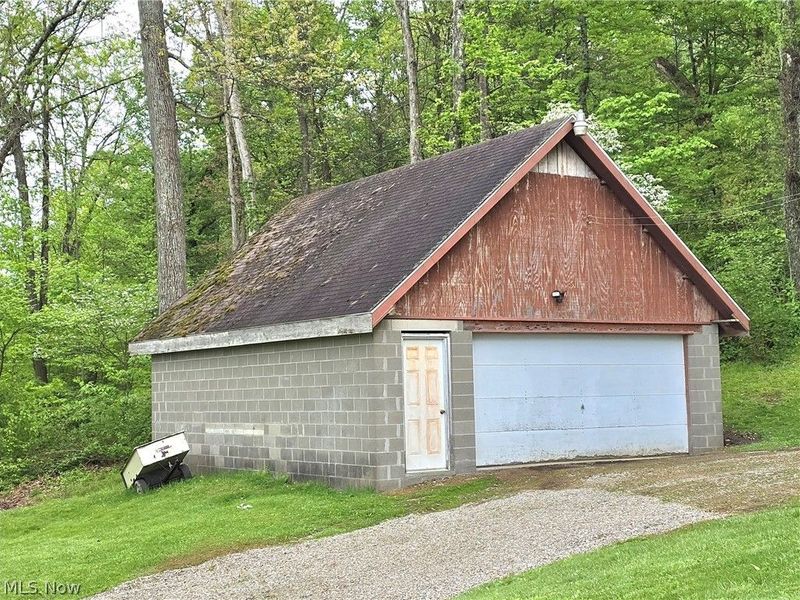 8465 Blackrun Road, Nashport, OH 43830 Photo 8