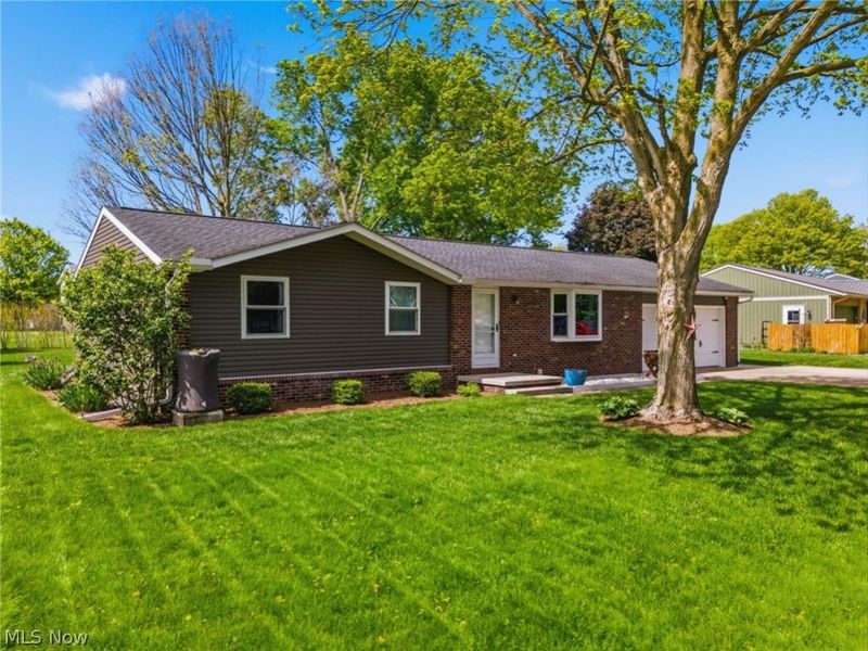 334 Providence Avenue SE, New Philadelphia, OH 44663 Photo 2