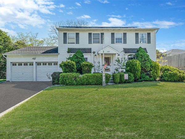 121 Kohr Road , Kings Park, NY 11754