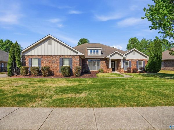622 Summer Cove Circle NW, Madison, AL 35757