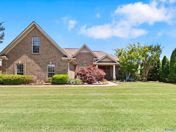 211 Magnolia Glen Drive, Huntsville, AL 35811
