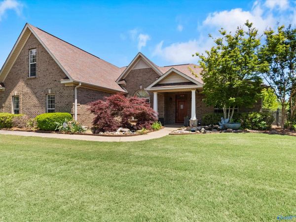 211 Magnolia Glen Drive, Huntsville, AL 35811