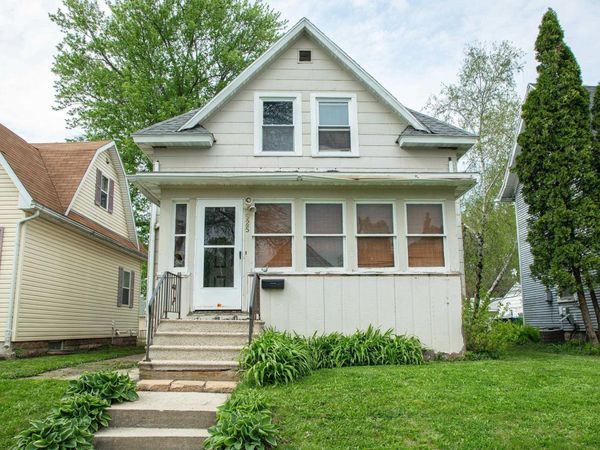925 Forest Avenue, Waterloo, IA 50702