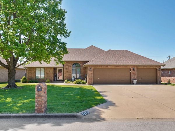 2170 E Sequiota Street , Springfield, MO 65804