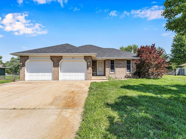 604 S Redbud Avenue , Strafford, MO 65757