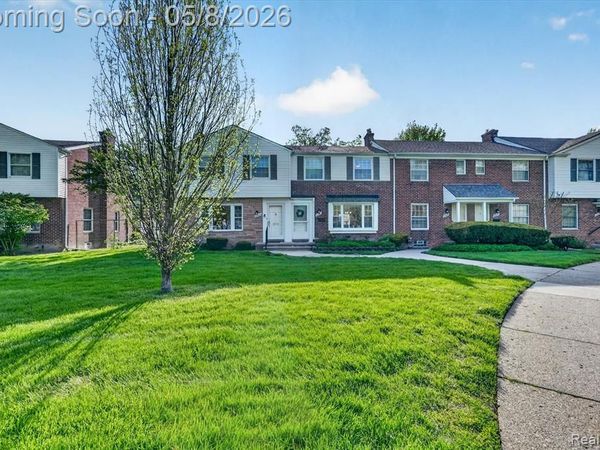 22927 Lakeshore Drive, St. Clair Shores, MI 48080