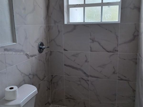 2330 Kingston Dr , Miramar, FL 33023