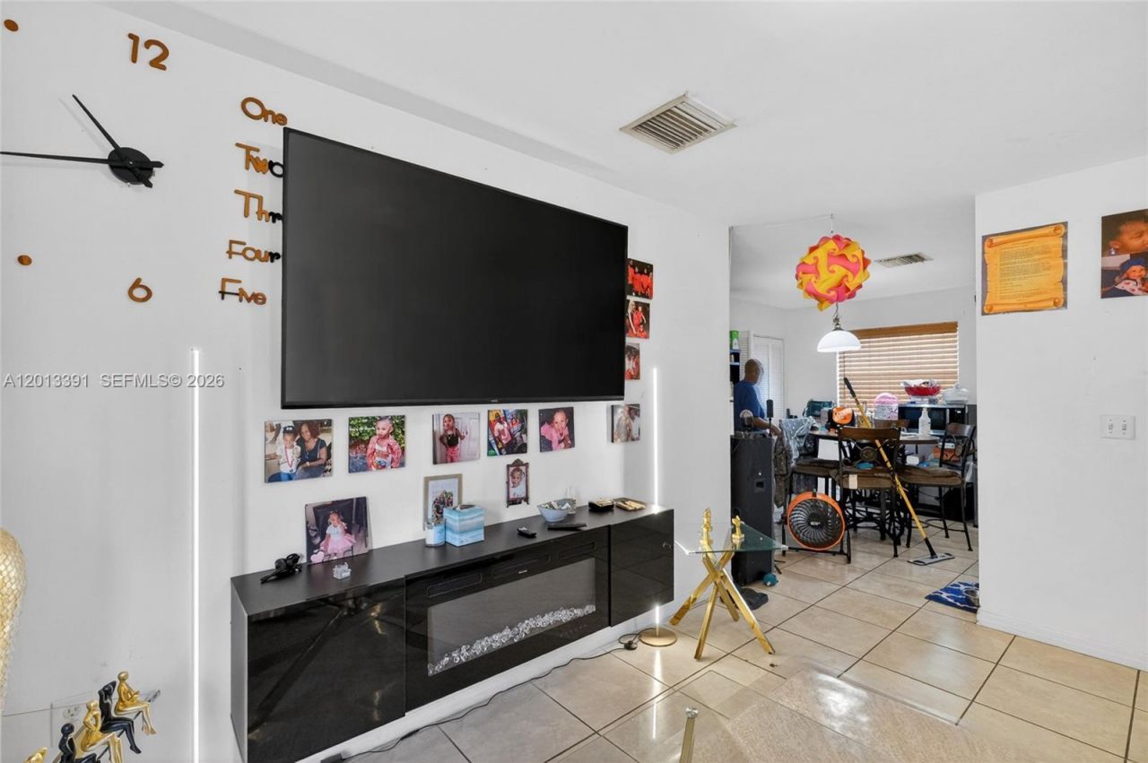 7628 NW 2nd Ct, Miami, FL 33150 Photo