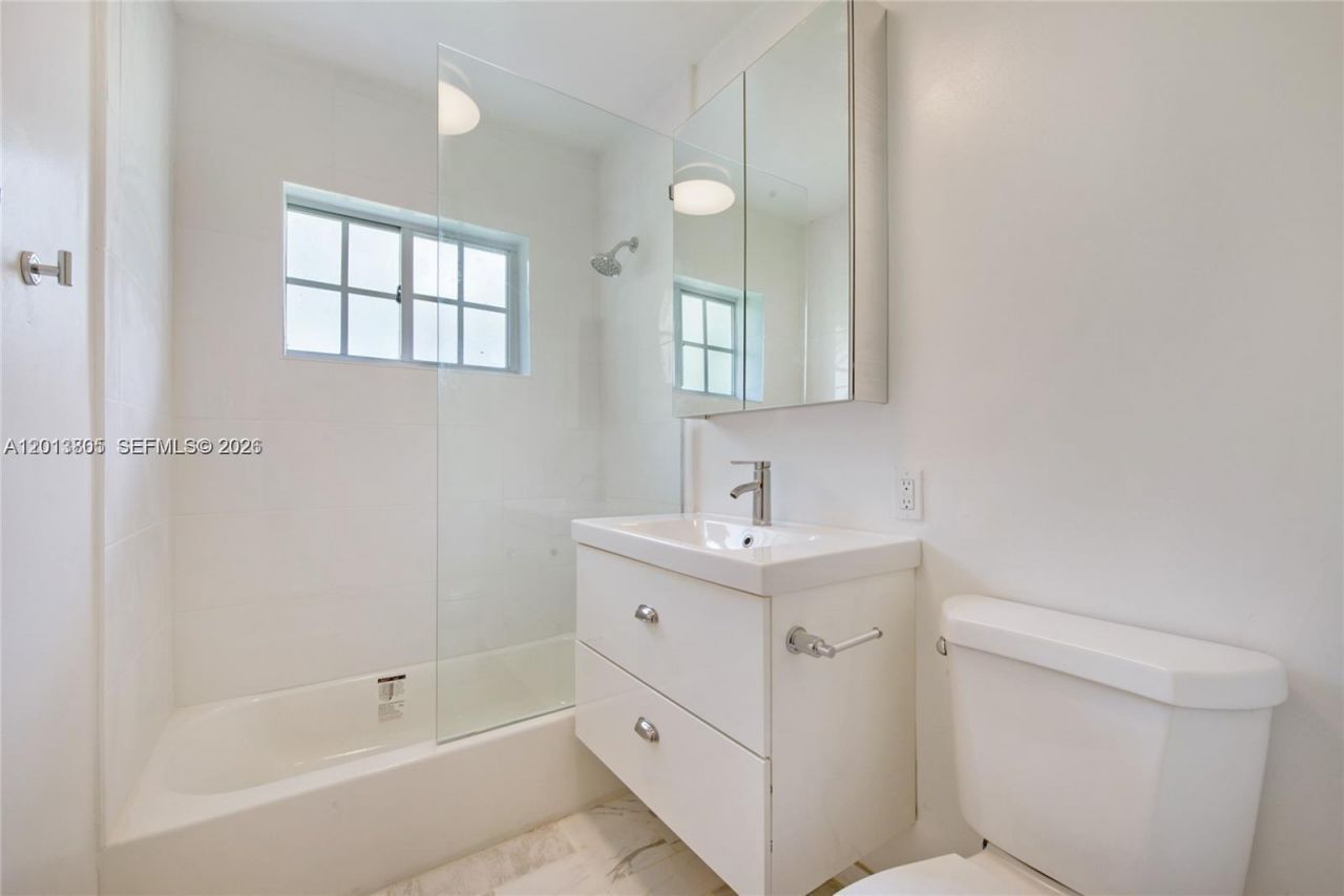 3808 Ponce De Leon Blvd, Coral Gables, FL 33134 Photo