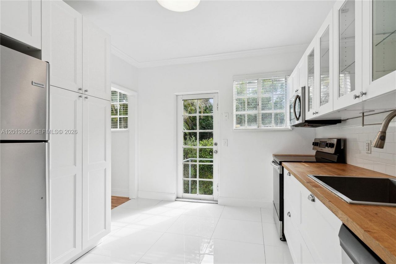 3808 Ponce De Leon Blvd, Coral Gables, FL 33134 Photo